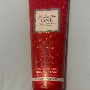 Bath & Body Works You're the One Ultimate Hydration Body Cream - Vibrant Red